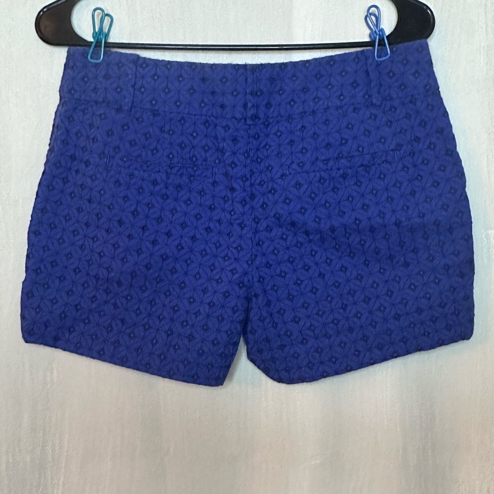 Loft Shorts women size 2 patterned blue shorts